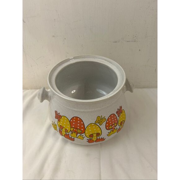 Mushroom Butterflies Dish Oven Proof Stoneware pot 6" diameter - Picture 2 of 6